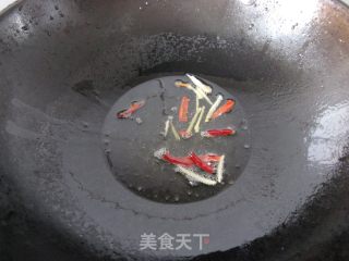 Stir-fried Dried Bean Curd with Wormwood recipe