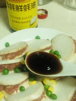 Steamed Beef and Chicken Leg Mushroom Box in Oyster Sauce recipe