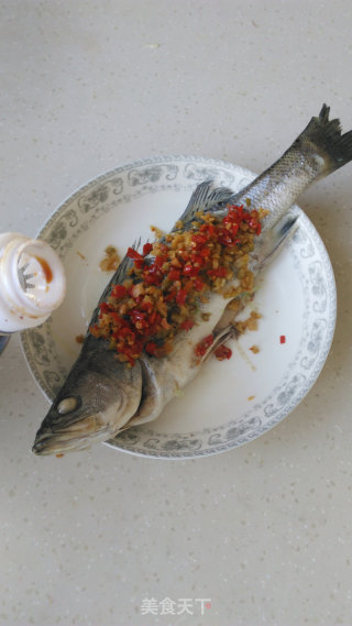 Steamed Sea Bass with Chopped Pepper and Mustard recipe