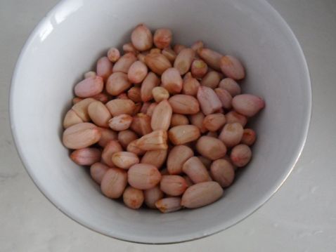 Celery Mixed with Peanuts recipe