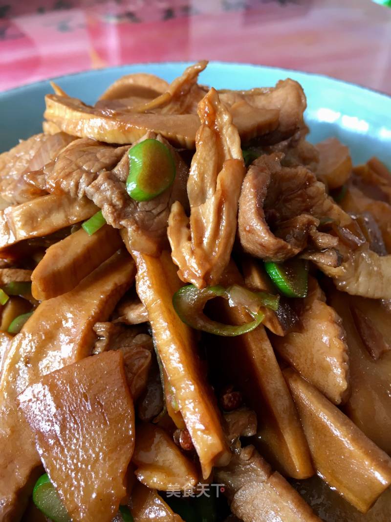 Fried Bamboo Shoots with Sliced Pork recipe