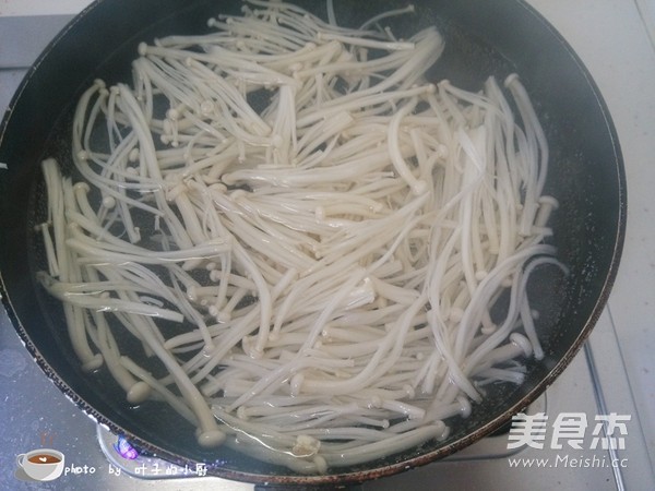 Enoki Mushroom Fish Ball Soup recipe