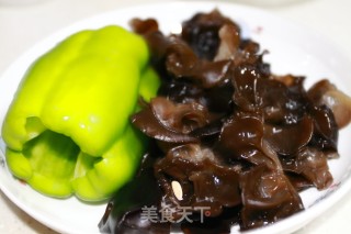 3 Minute Quick Scrambled Eggs with Black Fungus recipe