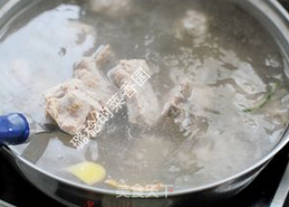 A Refreshing, Nutritious and Calcium-supplementing Soup for The Majority of College Entrance Examination Candidates-[skinned Winter Melon Spare Ribs Soup] recipe
