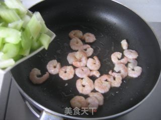 Fried Shrimp with Celery and Cashew Nuts recipe