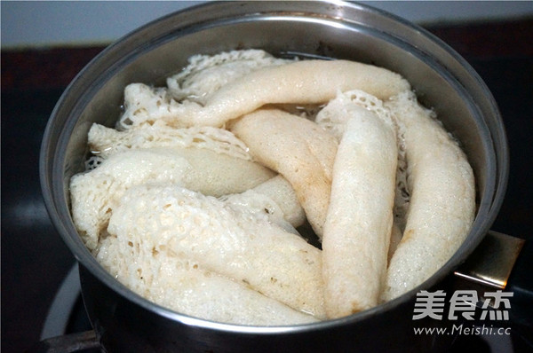 Stuffed Bamboo Fungus recipe