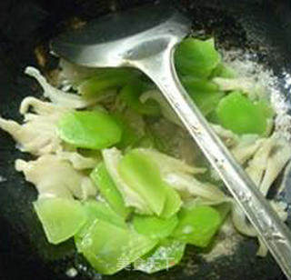 Mushroom Lettuce Japanese Tofu recipe