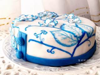 Blue and White Fondant Cake recipe