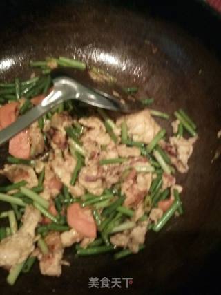 Scrambled Eggs with Garlic Moss recipe