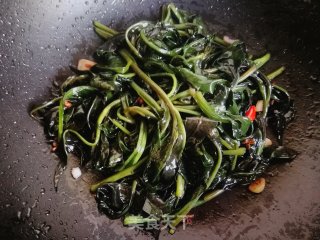 Braised and Stir-fried Purple Back Vegetables recipe