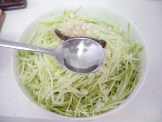 Mustard-flavored Gourd Shreds recipe