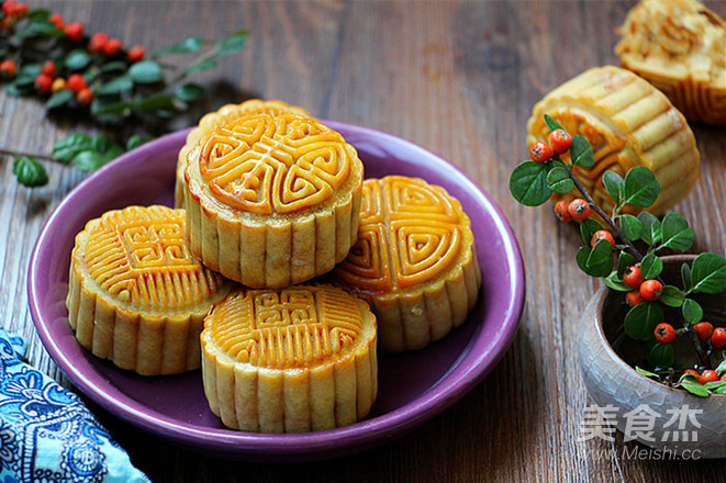 Cantonese Style Meat Floss Kidney Bean Mooncake recipe