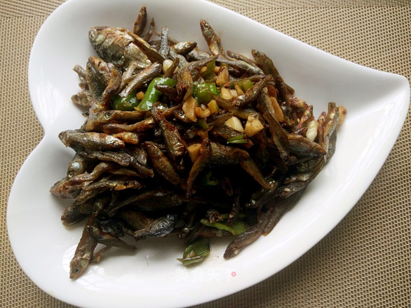 Home-style Fried Small River Fish recipe