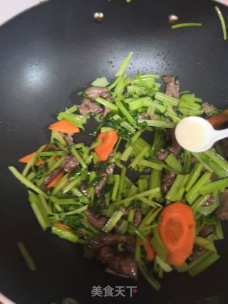 Stir-fried Celery with Beef Carrots recipe
