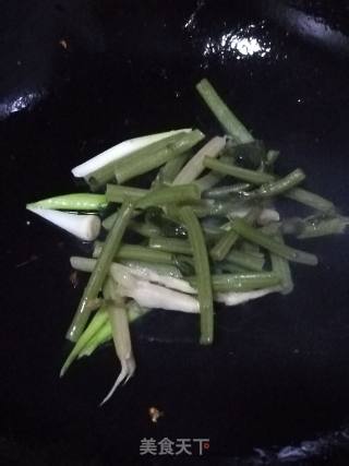 Fried Potherb Mustard with Green Sprouts recipe