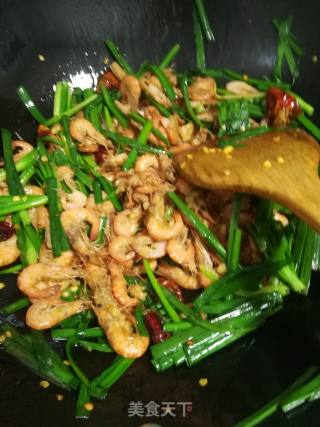 Stir-fried Shrimp with Leek recipe