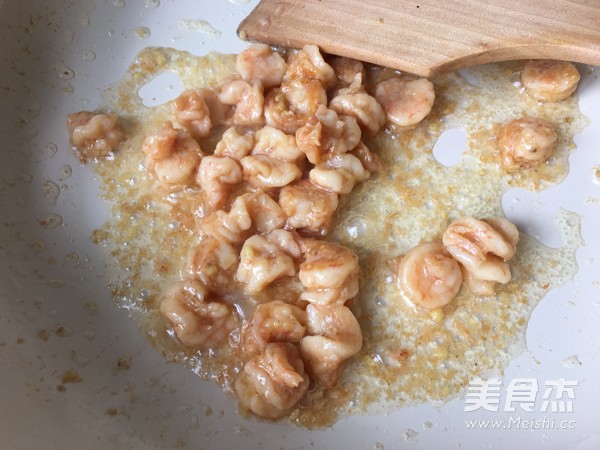 Stir-fried Shrimp with Pear and Okra recipe