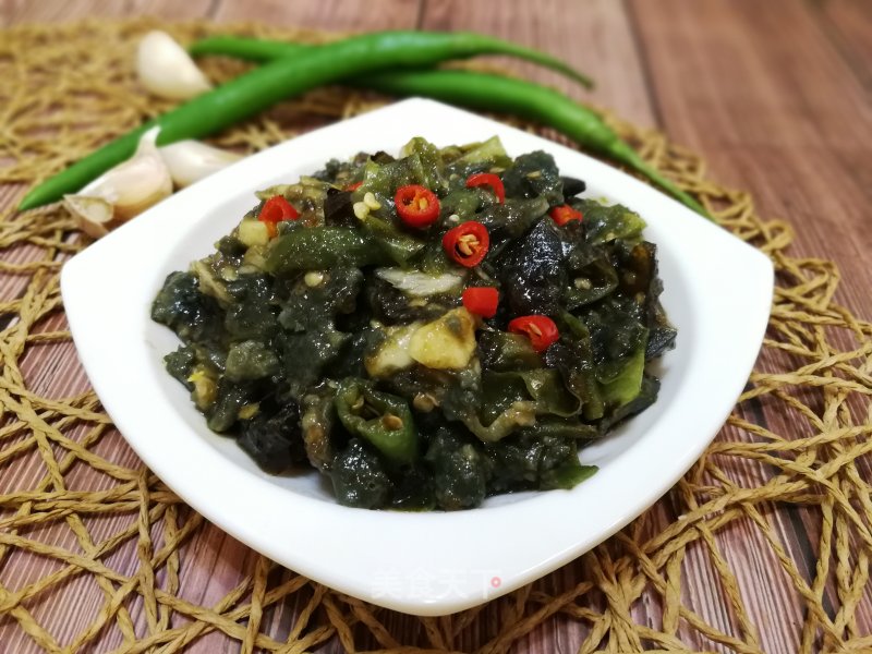 Preserved Eggs with Green Peppers recipe