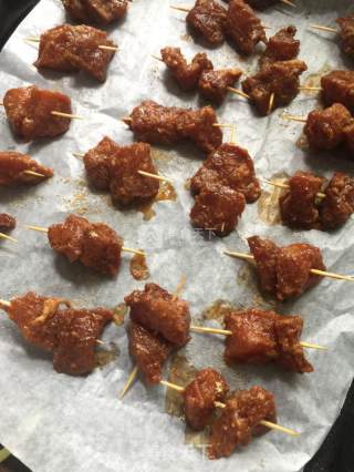 Double Flavor Toothpick Meat (honey Sauce Version & Garlic Spicy Flavor Version) recipe