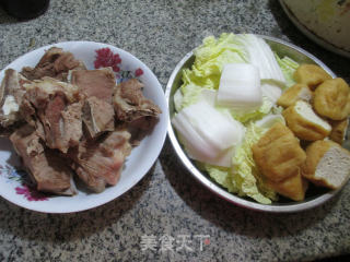 Oily Tofu, Cabbage and Bone Soup recipe