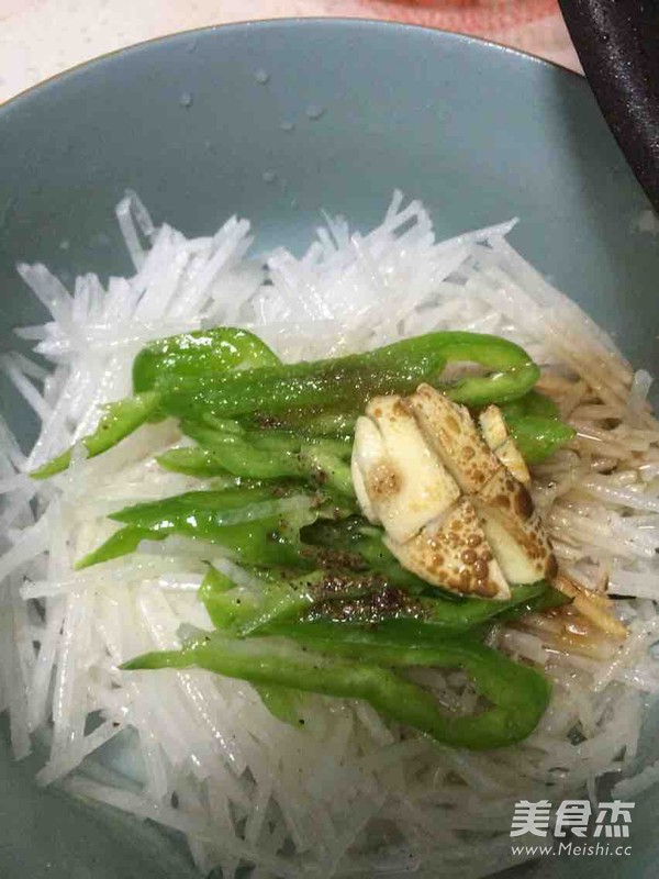 Shredded White Radish in Cold Vegetables recipe
