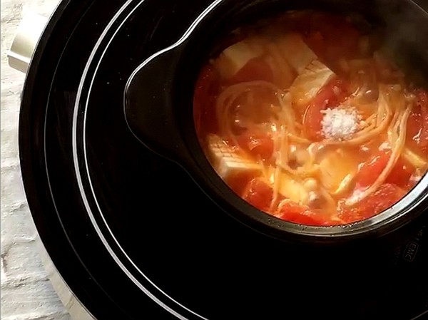 Tofu with Tomato and Enoki Mushroom recipe