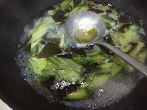 Cucumber Seaweed Soup recipe