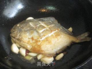 Spicy Garlic Roast Pomfret recipe