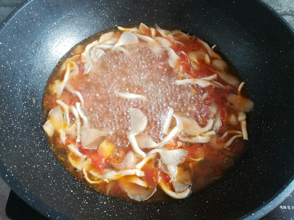 Xiuzhen Mushroom and Tomato Soup recipe