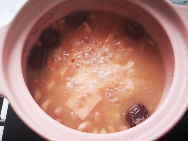 Can be Sweet or Salty, Lotus Root Yam Peanut Soup recipe