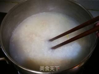 Lean Pork Congee with Wolfberry Leaves recipe