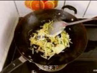 Scrambled Eggs with Garlic and Yellow Fungus recipe