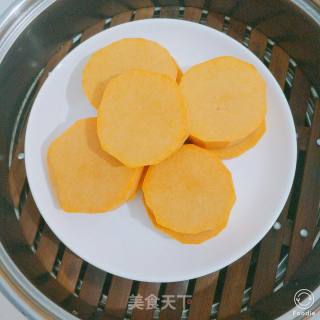 Simple and Delicious Golden Pumpkin Pie recipe