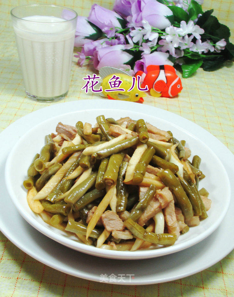 Stir-fried Sour Striped Beans with Shredded Pork and Rice