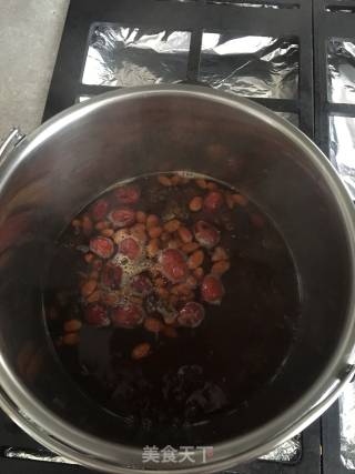 Rock Sugar Wolfberry Peach Gum Mixed with Milk recipe