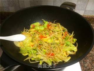 Stir-fried Cabbage with Tomato and Bean Sprouts recipe