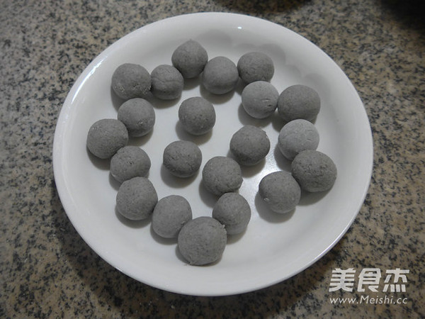 Milk Black Sesame Paste Glutinous Rice Balls recipe