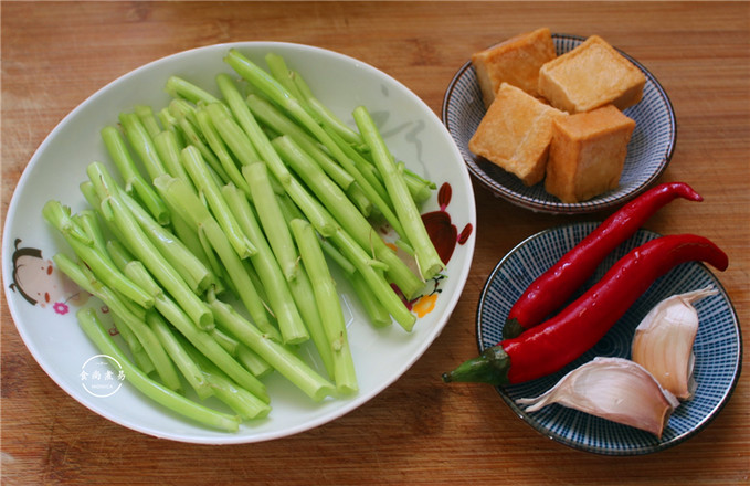 Stir-fried Fish Tofu with Water Spinach recipe
