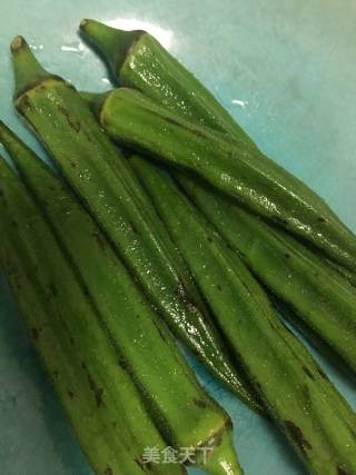 Stir-fried Okra with Garlic recipe