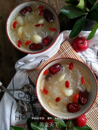 Beautiful Stunner-white Fungus and Red Jujube Soup recipe