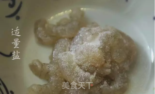 Fried Shrimp with Carrots and Fungus recipe