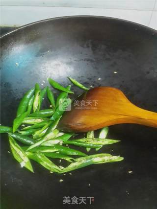 Stir-fried Duck with Green Pepper recipe