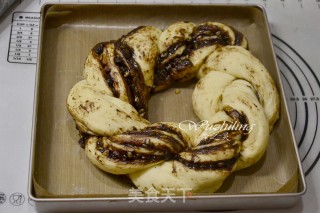 Christmas Chocolate Garland Bread recipe