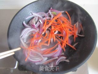 Stir-fried Udon Noodles with Black Pepper Beef recipe