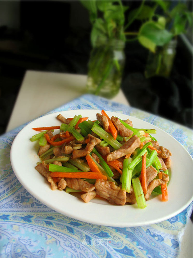 Stir-fried Celery Tenderloin recipe