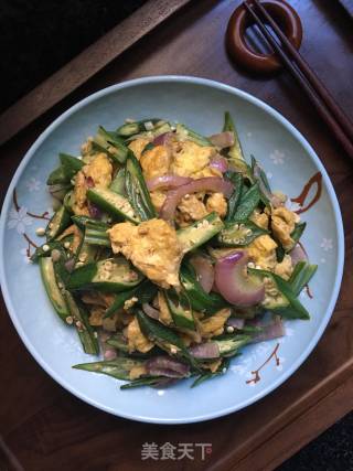 Scrambled Eggs with Onion and Okra recipe