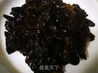 Celery Stir-fried Fungus recipe