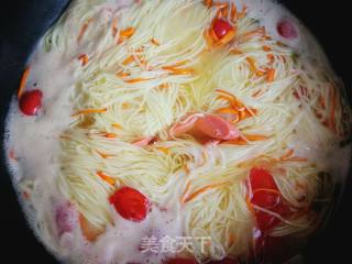 Longxu Noodles with Cordyceps Flower Ham Clear Soup recipe