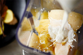 In Addition to Soy Milk, You Can Choose Fruit and Vegetable Juice for Breakfast recipe