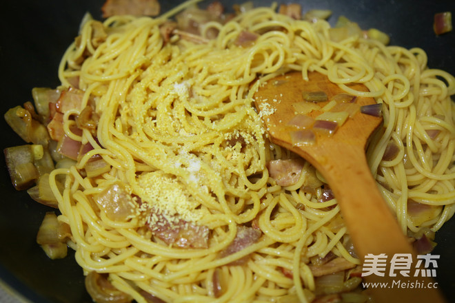 Curry Bacon Pasta recipe